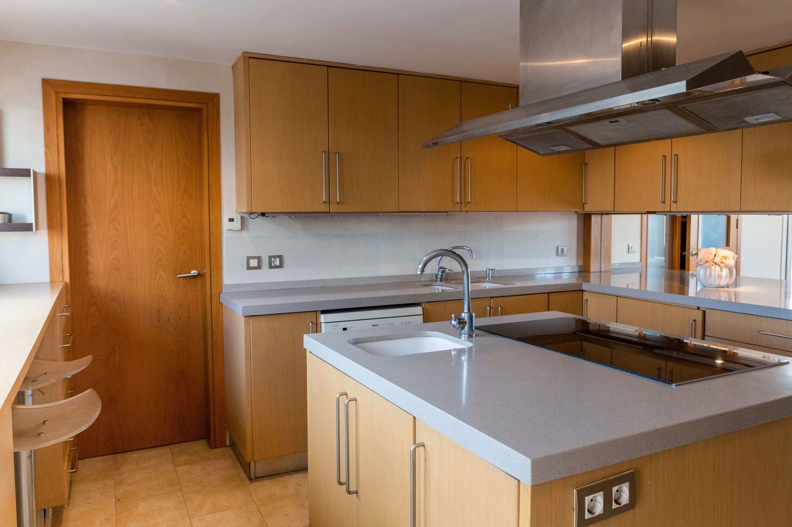 6 soveværelse Villa til salg i Vinaros med swimmingpool - € 745.000 (Ref: 7710337)