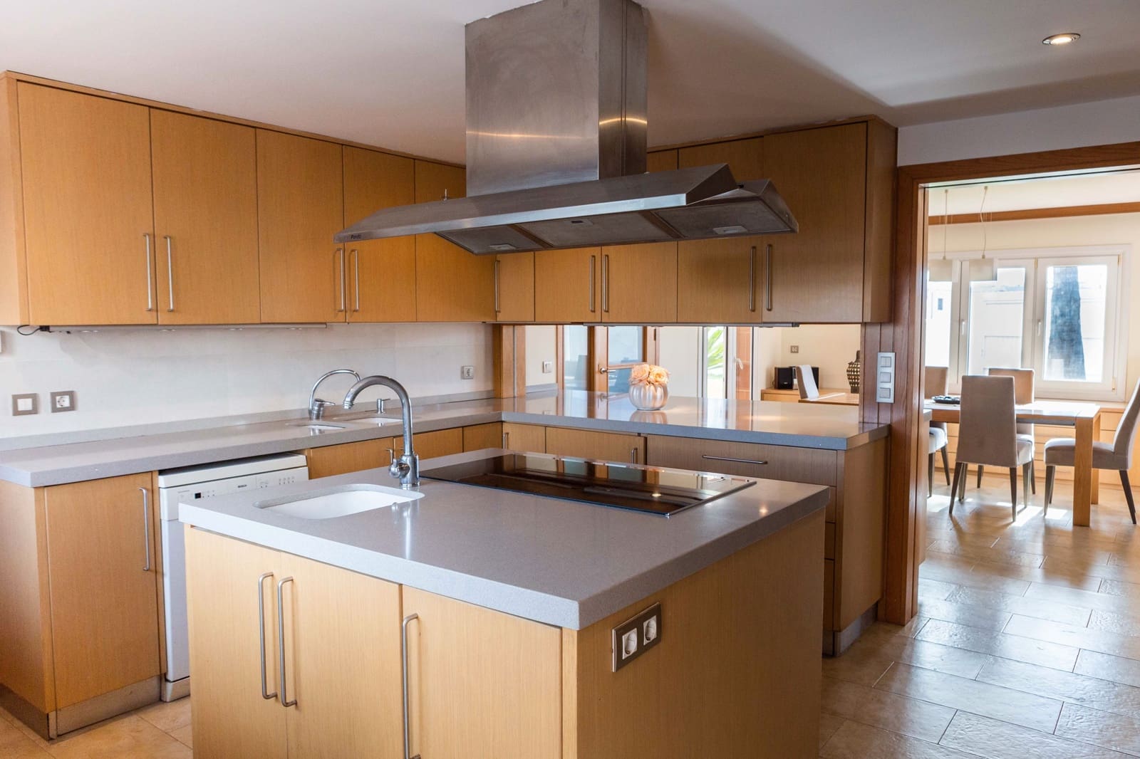 6 soveværelse Villa til salg i Vinaros med swimmingpool - € 745.000 (Ref: 7710337)