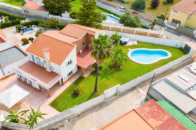 6 soveværelse Villa til salg i Vinaròs med swimmingpool - € 745.000 (Ref: 7710337)