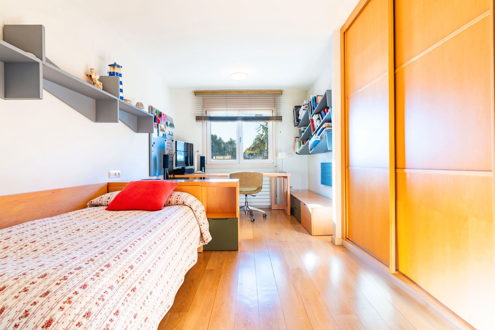 5 soveværelse Villa til salg i Oropesa  med swimmingpool - € 924.964 (Ref: 8016959)