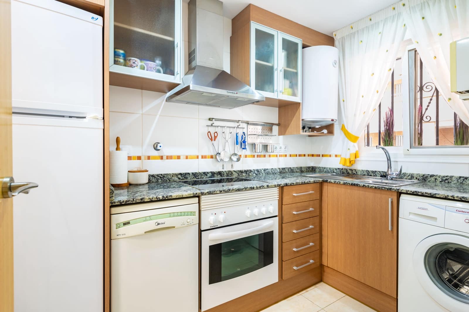 2 slaapkamer Appartement te koop in Oropesa  met zwembad garage - € 149.972 (Ref: 8630711)