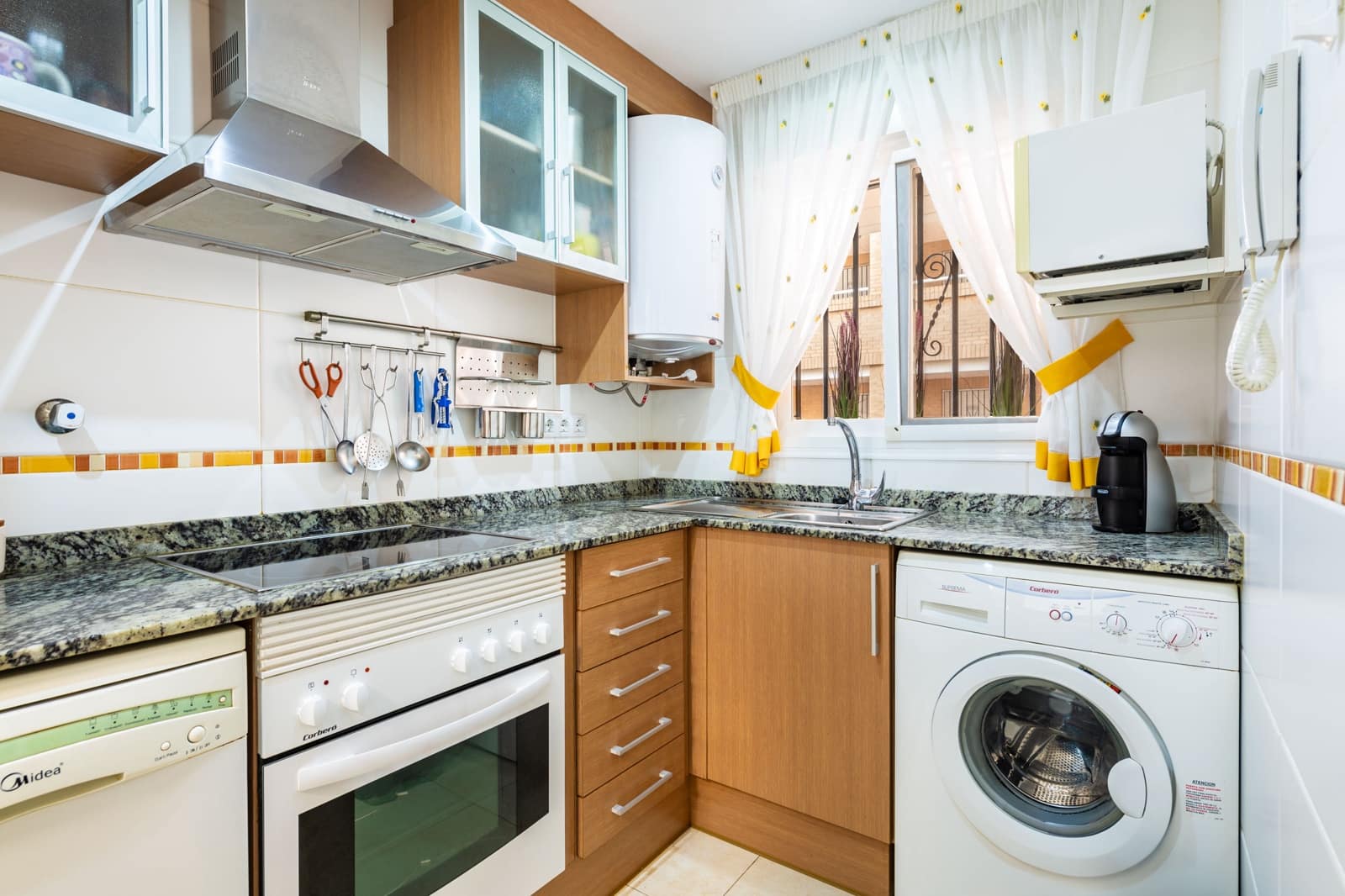 2 slaapkamer Appartement te koop in Oropesa  met zwembad garage - € 149.972 (Ref: 8630711)