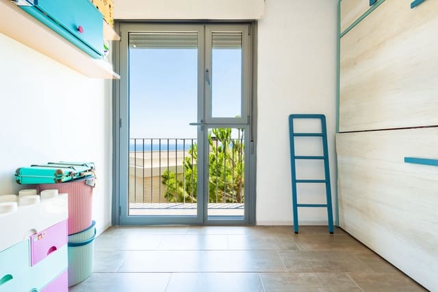 3 bedroom Apartment for sale in Oropesa  with pool garage - € 600,000 (Ref: 9133859)