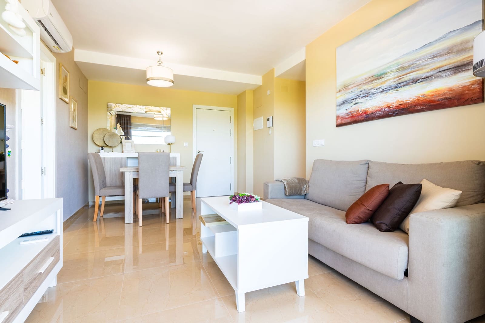 2 soveværelse Lejlighed til salg i Oropesa  med swimmingpool garage - € 235.000 (Ref: 9133985)