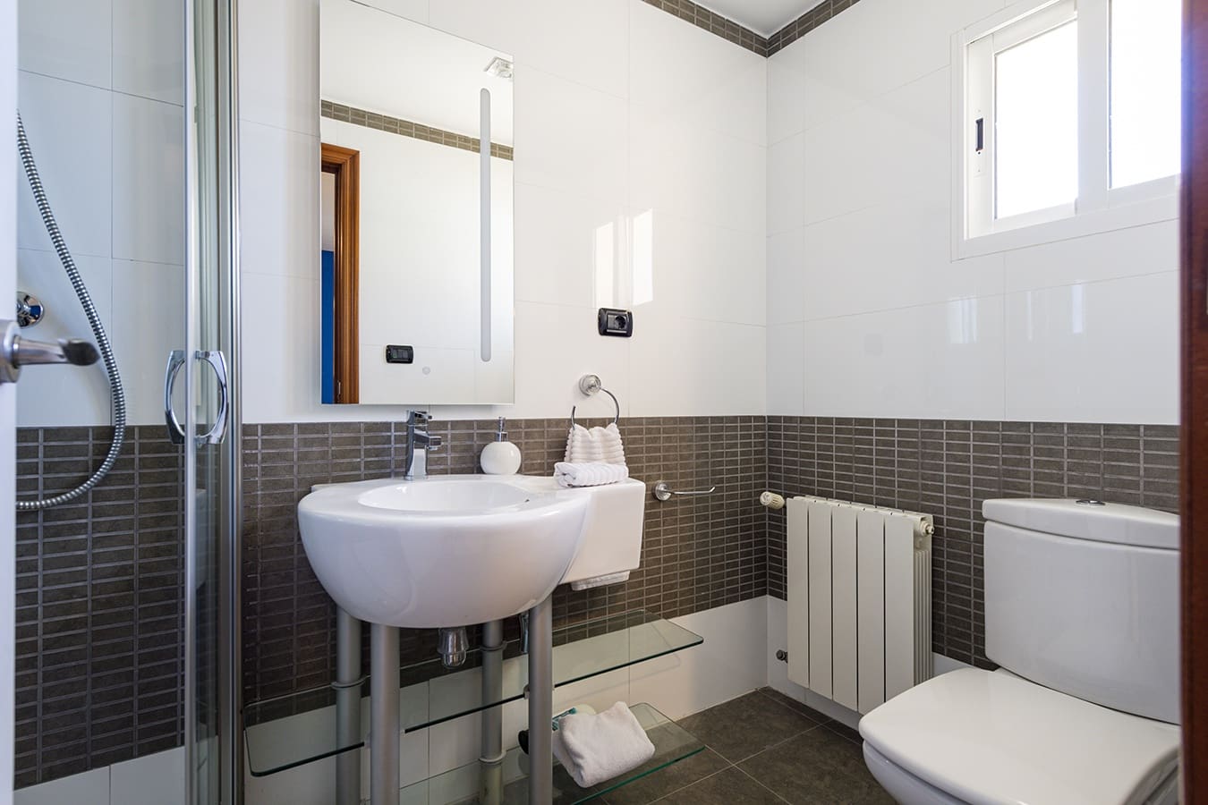 6 makuuhuone Omakotitalo myytävänä paikassa Benicassim mukana uima-altaan 
autotalli - 850 000 € (Ref: 9501803)