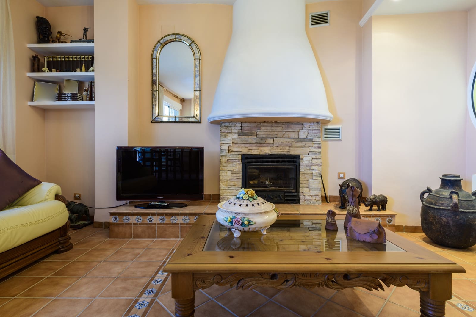 6 makuuhuone Omakotitalo myytävänä paikassa Benicassim mukana uima-altaan 
autotalli - 850 000 € (Ref: 9501804)