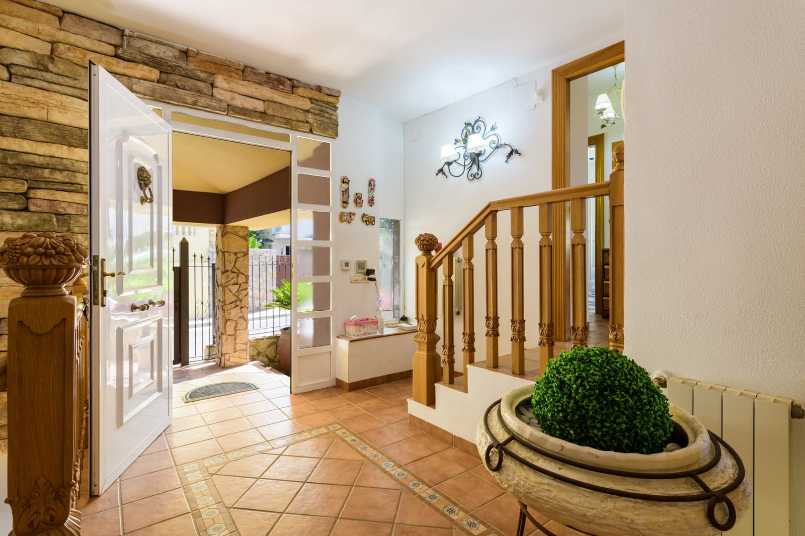 6 makuuhuone Omakotitalo myytävänä paikassa Benicassim mukana uima-altaan 
autotalli - 850 000 € (Ref: 9501804)