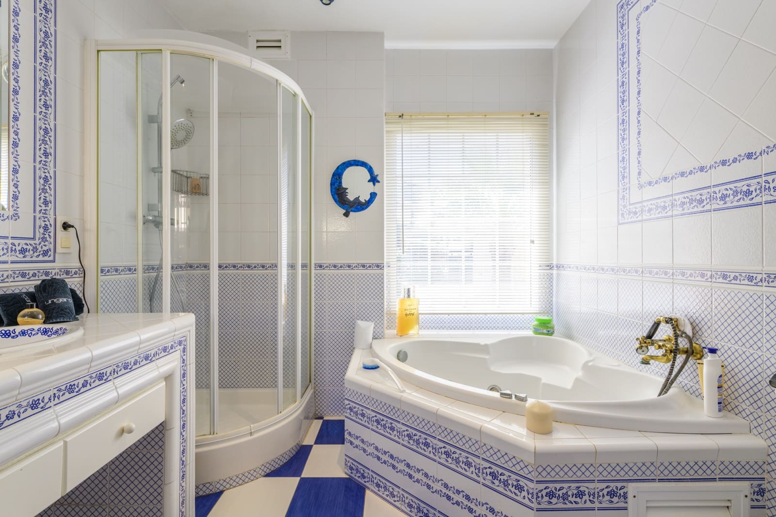 6 makuuhuone Omakotitalo myytävänä paikassa Benicassim mukana uima-altaan 
autotalli - 850 000 € (Ref: 9501804)