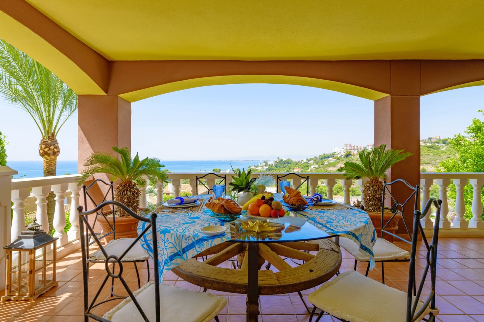 6 makuuhuone Omakotitalo myytävänä paikassa Benicassim mukana uima-altaan 
autotalli - 850 000 € (Ref: 9501804)