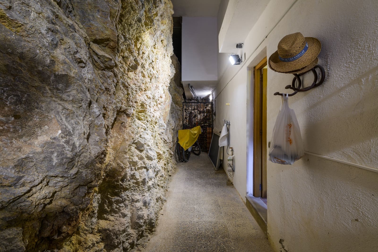 6 makuuhuone Omakotitalo myytävänä paikassa Benicassim mukana uima-altaan 
autotalli - 850 000 € (Ref: 9501804)