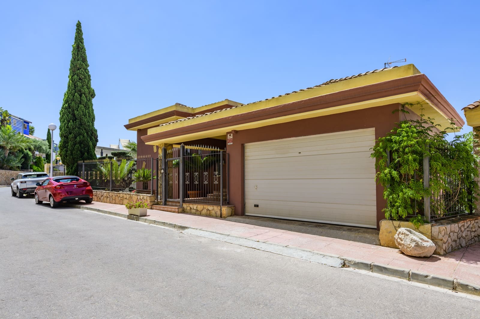 6 makuuhuone Omakotitalo myytävänä paikassa Benicassim mukana uima-altaan 
autotalli - 850 000 € (Ref: 9501804)