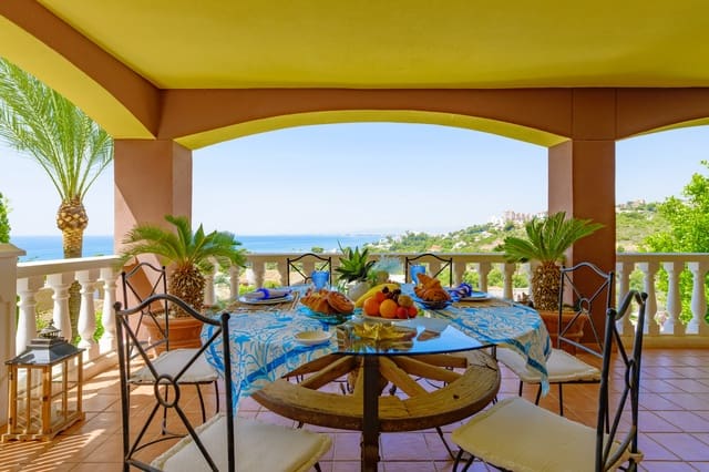 6 makuuhuone Omakotitalo myytävänä paikassa Benicàssim mukana uima-altaan 
autotalli - 850 000 € (Ref: 9501804)