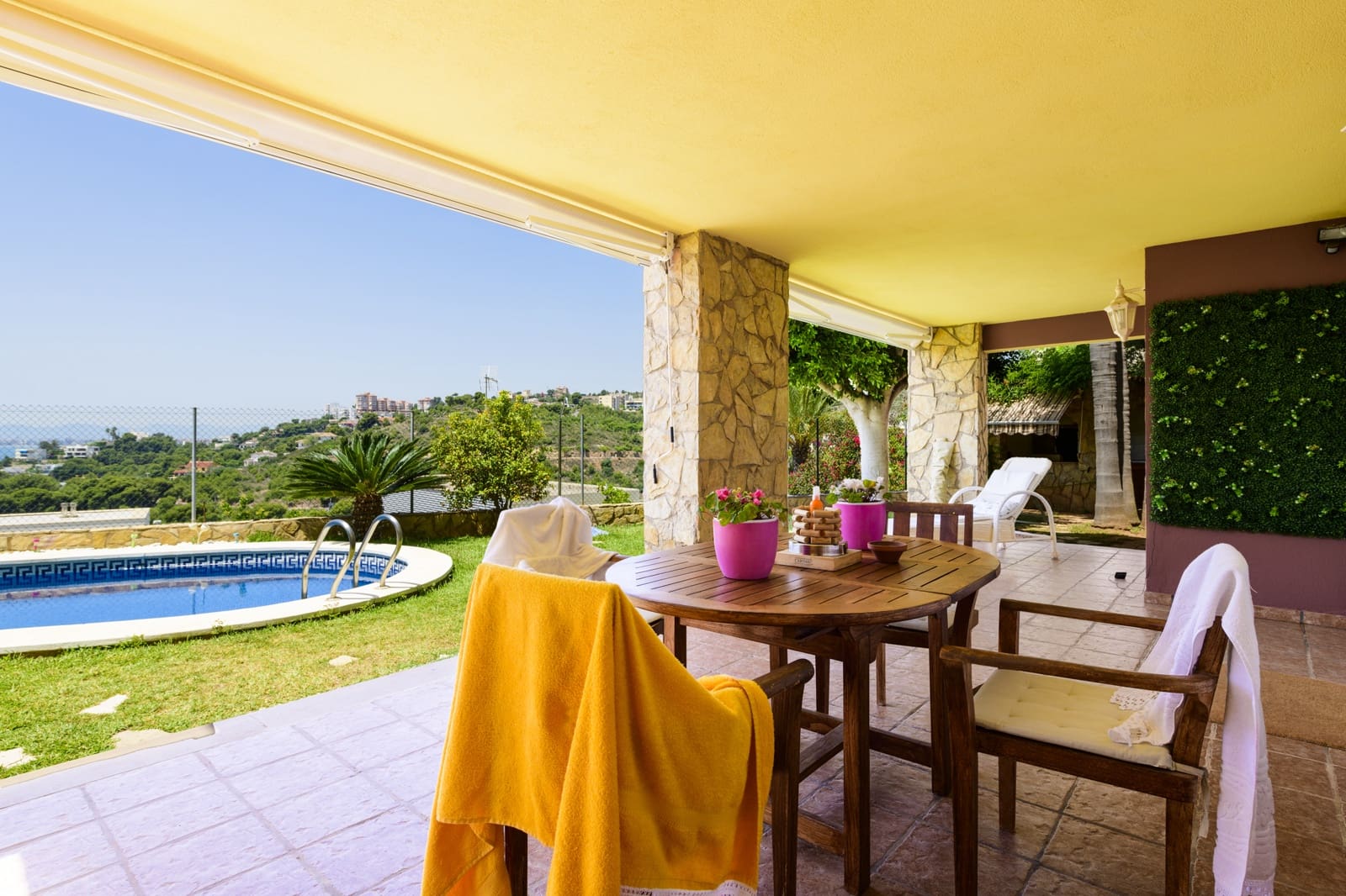 6 makuuhuone Omakotitalo myytävänä paikassa Benicassim mukana uima-altaan 
autotalli - 850 000 € (Ref: 9501804)