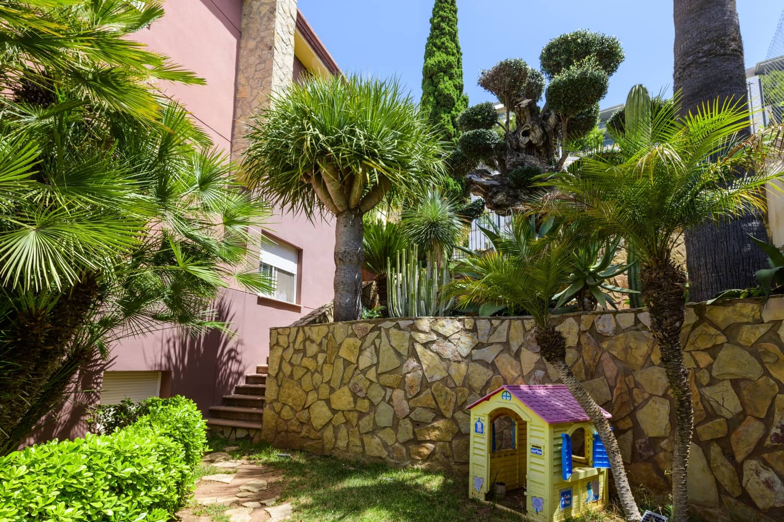 6 makuuhuone Omakotitalo myytävänä paikassa Benicassim mukana uima-altaan 
autotalli - 850 000 € (Ref: 9501804)