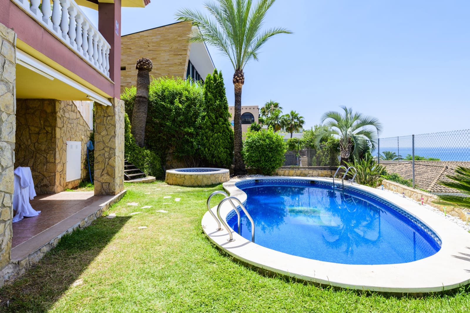 6 makuuhuone Omakotitalo myytävänä paikassa Benicassim mukana uima-altaan 
autotalli - 850 000 € (Ref: 9501804)