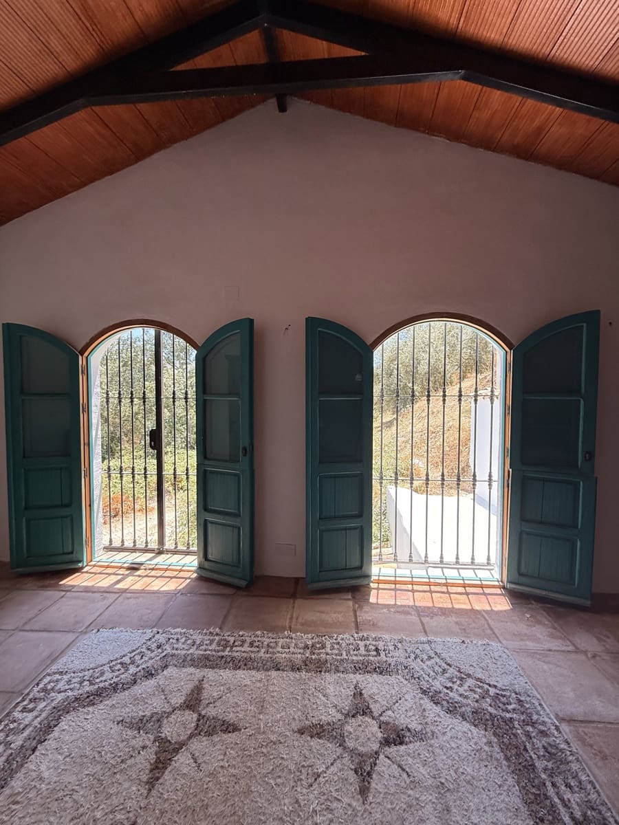 5 bedroom Finca/Country House for sale in Villanueva de Algaidas with garage - € 299,995 (Ref: 10046611)