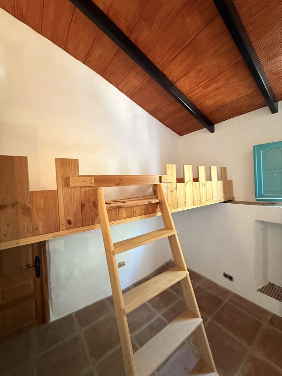 5 bedroom Finca/Country House for sale in Villanueva de Algaidas with garage - € 299,995 (Ref: 10046611)