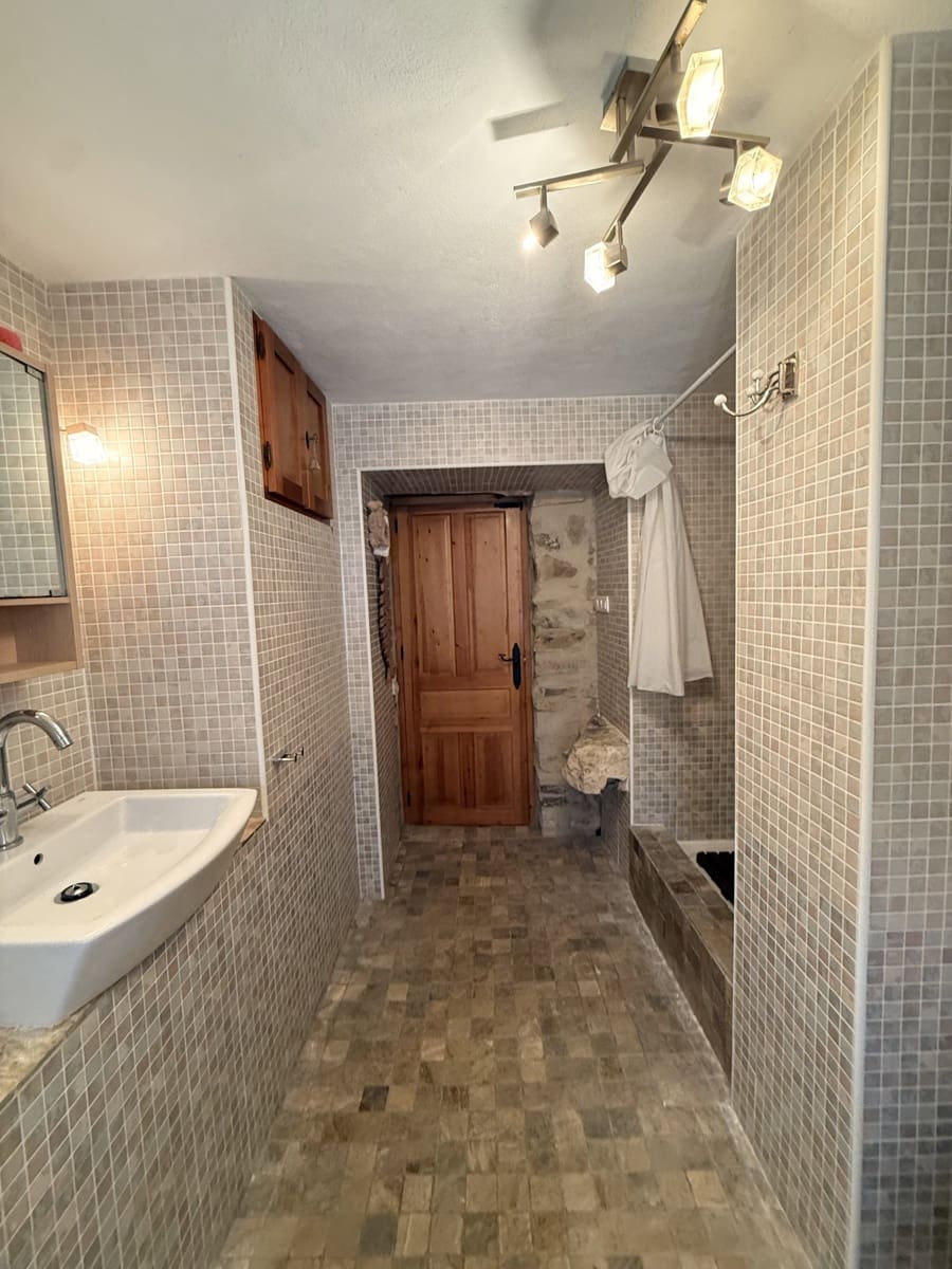 5 bedroom Finca/Country House for sale in Villanueva de Algaidas with garage - € 299,995 (Ref: 10046611)