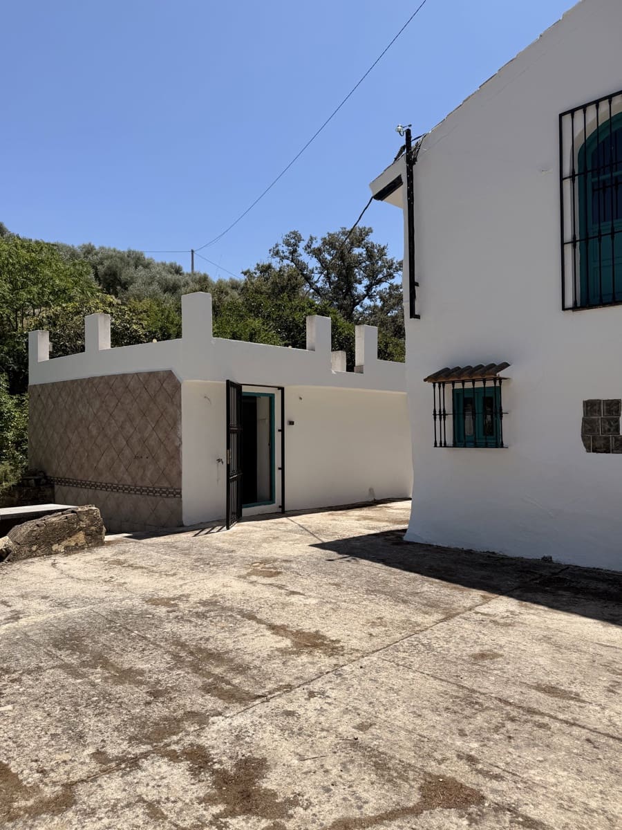 5 bedroom Finca/Country House for sale in Villanueva de Algaidas with garage - € 299,995 (Ref: 10046611)