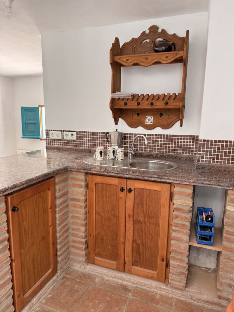 5 bedroom Finca/Country House for sale in Villanueva de Algaidas with garage - € 299,995 (Ref: 10046611)