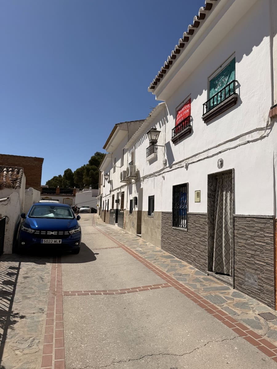 2 slaapkamer Huis te koop in Villanueva del Trabuco met zwembad garage - € 44.500 (Ref: 10091573)