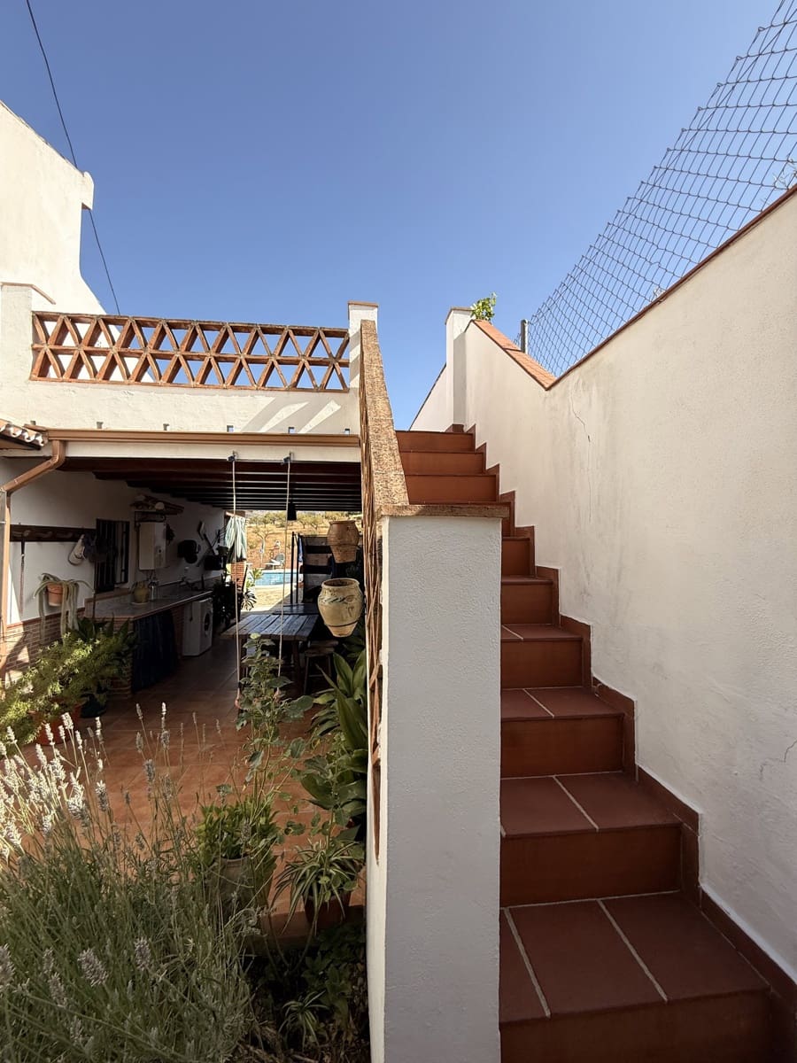 3 bedroom Finca/Country House for sale in Villanueva del Trabuco with pool garage - € 275,000 (Ref: 10091574)