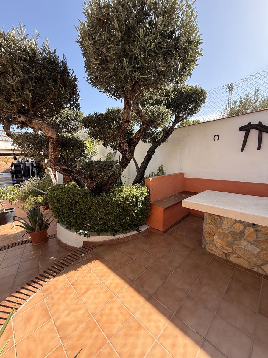 3 bedroom Finca/Country House for sale in Villanueva del Trabuco with pool garage - € 275,000 (Ref: 10091574)