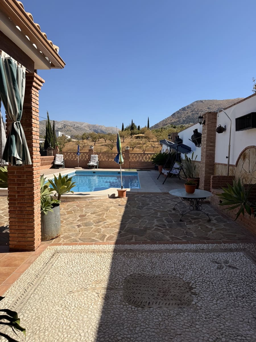 3 bedroom Finca/Country House for sale in Villanueva del Trabuco with pool garage - € 275,000 (Ref: 10091574)