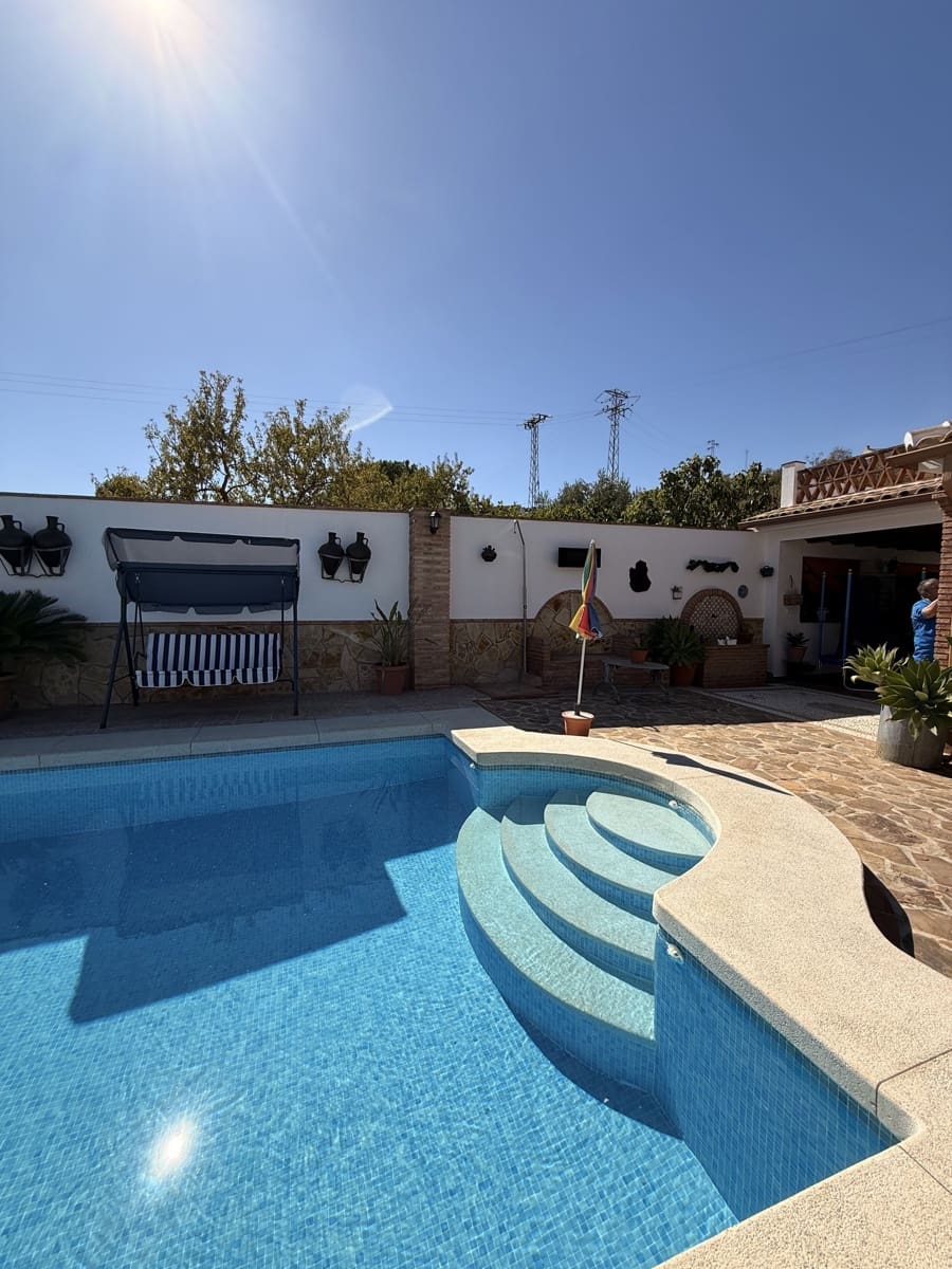 3 bedroom Finca/Country House for sale in Villanueva del Trabuco with pool garage - € 275,000 (Ref: 10091574)