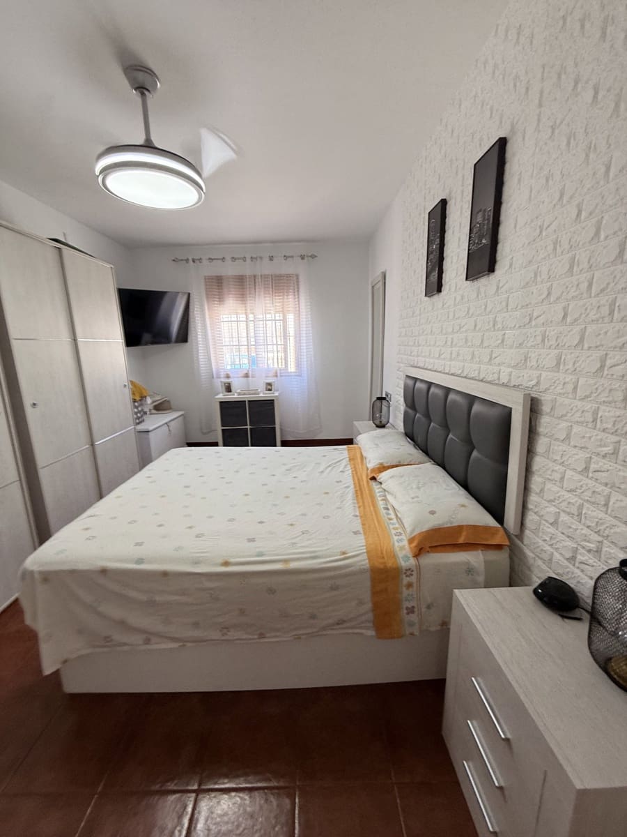 5 bedroom Villa for sale in Villanueva de Algaidas with pool garage - € 265,000 (Ref: 10091576)