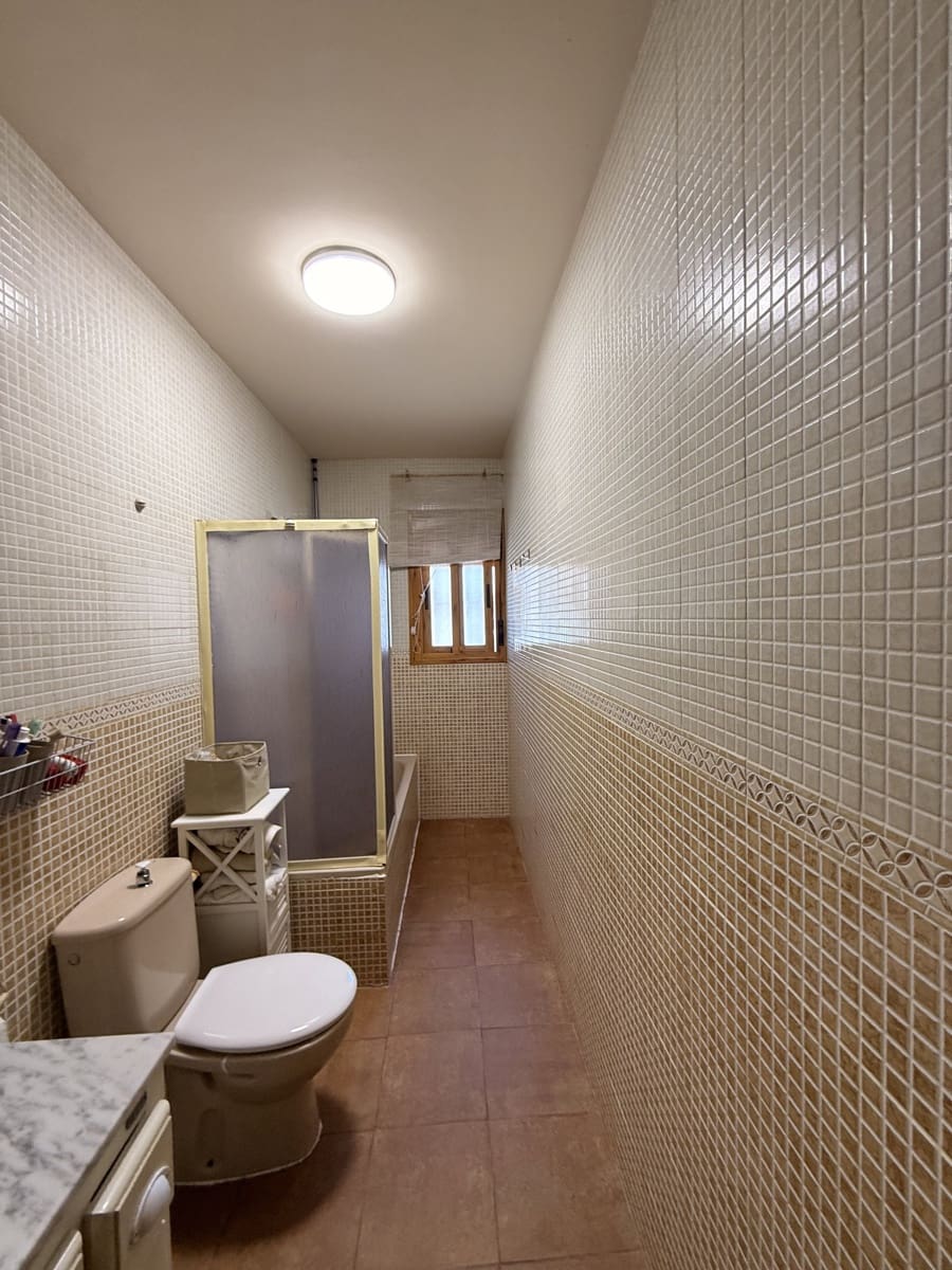 5 bedroom Villa for sale in Villanueva de Algaidas with pool garage - € 265,000 (Ref: 10091576)