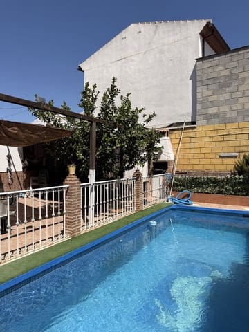 5 bedroom Villa for sale in Villanueva de Algaidas with pool garage - € 265,000 (Ref: 10091576)