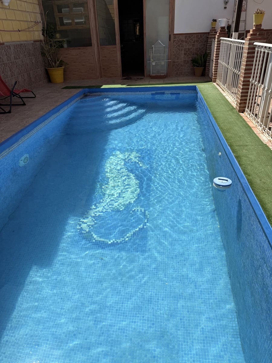 5 bedroom Villa for sale in Villanueva de Algaidas with pool garage - € 265,000 (Ref: 10091576)