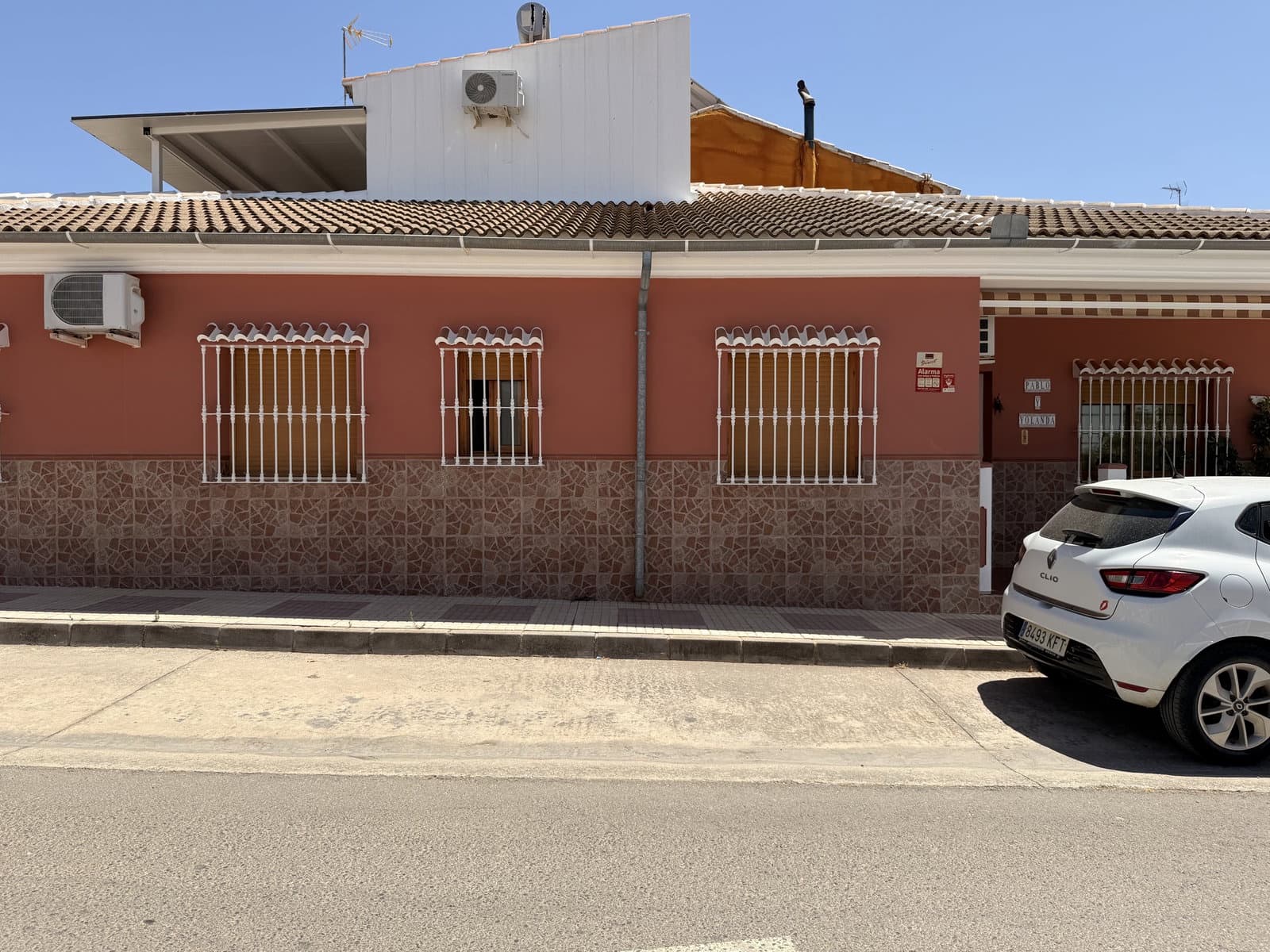 5 bedroom Villa for sale in Villanueva de Algaidas with pool garage - € 265,000 (Ref: 10091576)