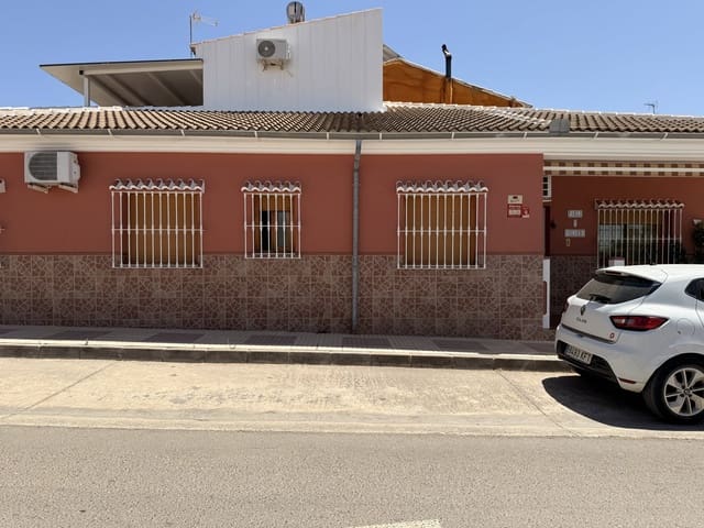 5 bedroom Villa for sale in Villanueva de Algaidas with pool garage - € 265,000 (Ref: 10091576)
