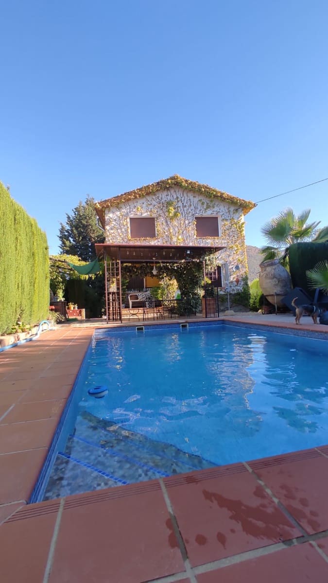 3 bedroom Villa for sale in Villanueva del Trabuco with pool garage - € 297,000 (Ref: 9674813)
