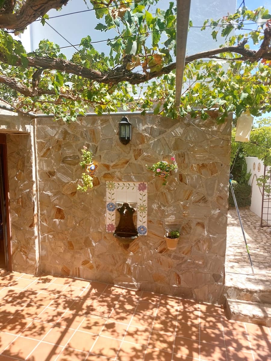 3 bedroom Villa for sale in Villanueva del Trabuco with pool garage - € 297,000 (Ref: 9674813)