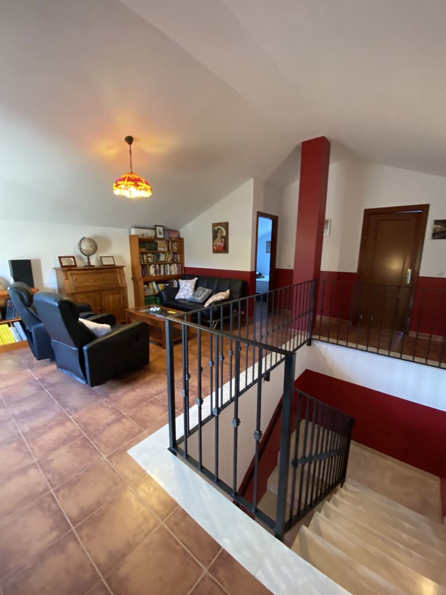 3 bedroom Villa for sale in Villanueva del Trabuco with pool garage - € 297,000 (Ref: 9674813)