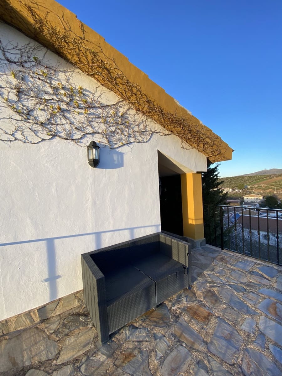 Chalet de 3 habitaciones en Villanueva del Trabuco en venta con piscina garaje - 297.000 € (Ref: 9674813)