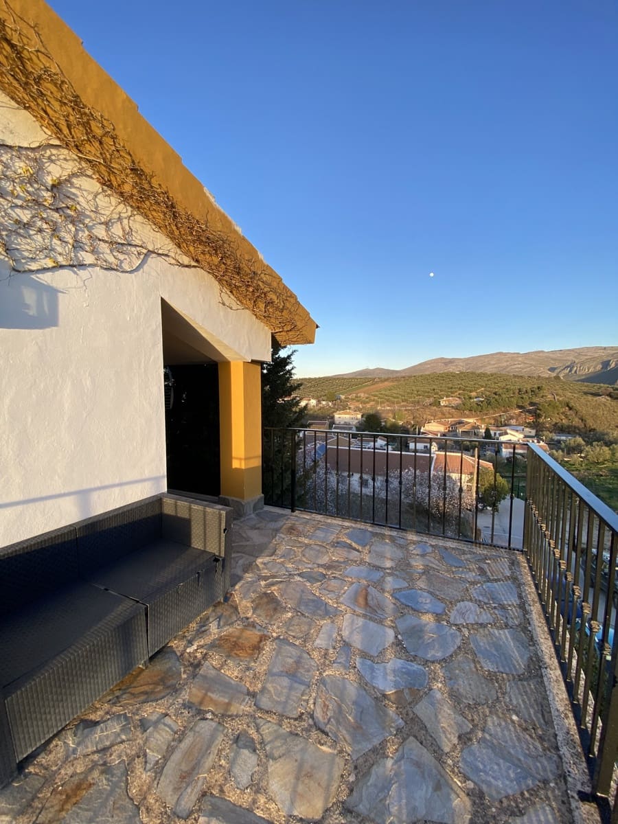 Chalet de 3 habitaciones en Villanueva del Trabuco en venta con piscina garaje - 297.000 € (Ref: 9674813)