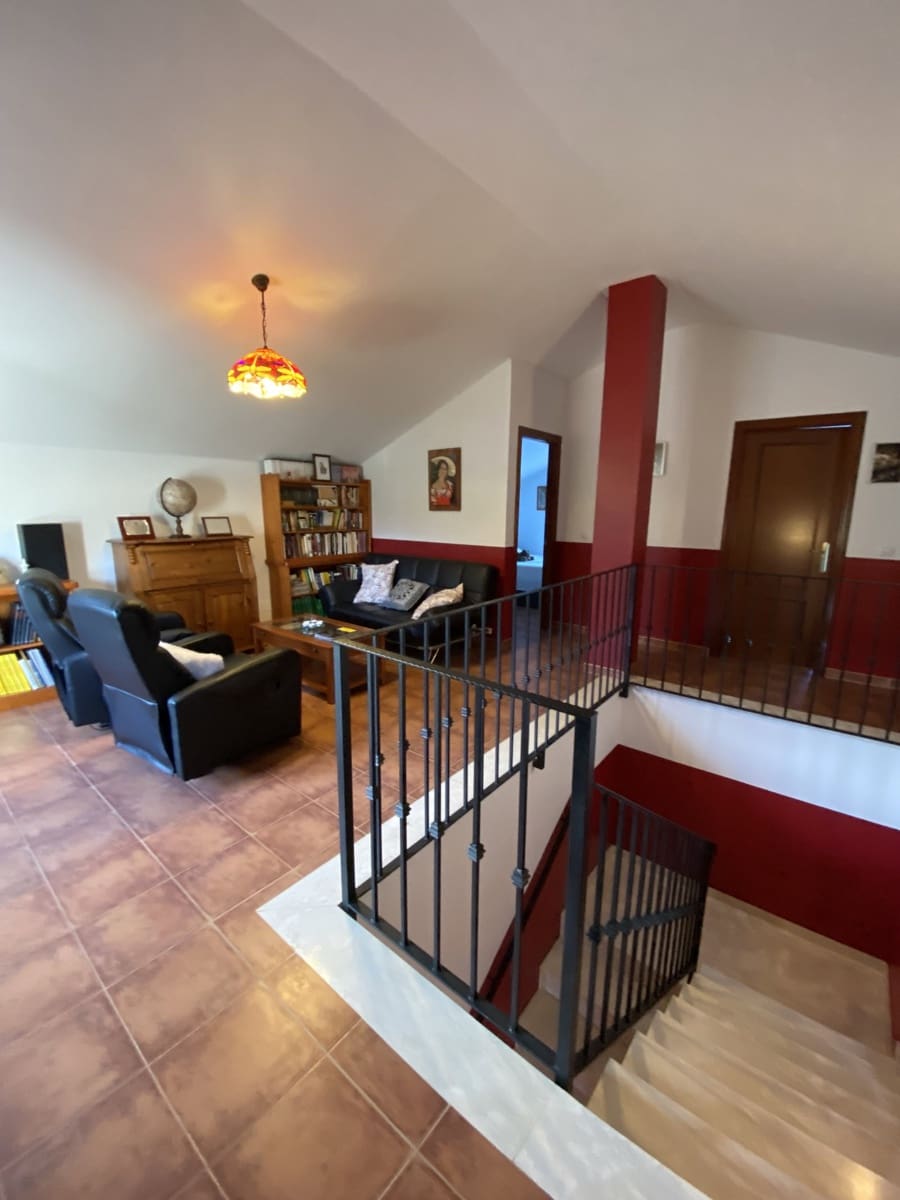 Chalet de 3 habitaciones en Villanueva del Trabuco en venta con piscina garaje - 297.000 € (Ref: 9674813)