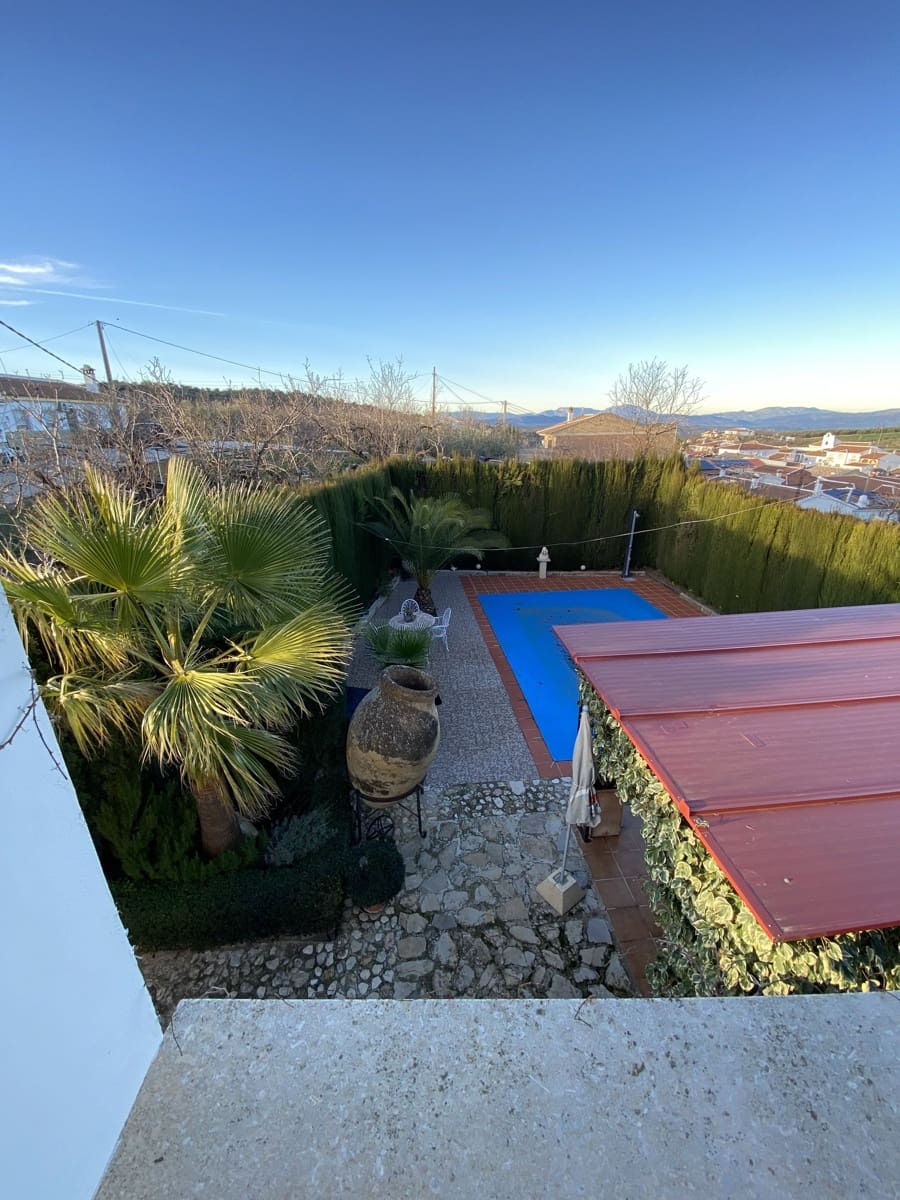 Chalet de 3 habitaciones en Villanueva del Trabuco en venta con piscina garaje - 297.000 € (Ref: 9674813)