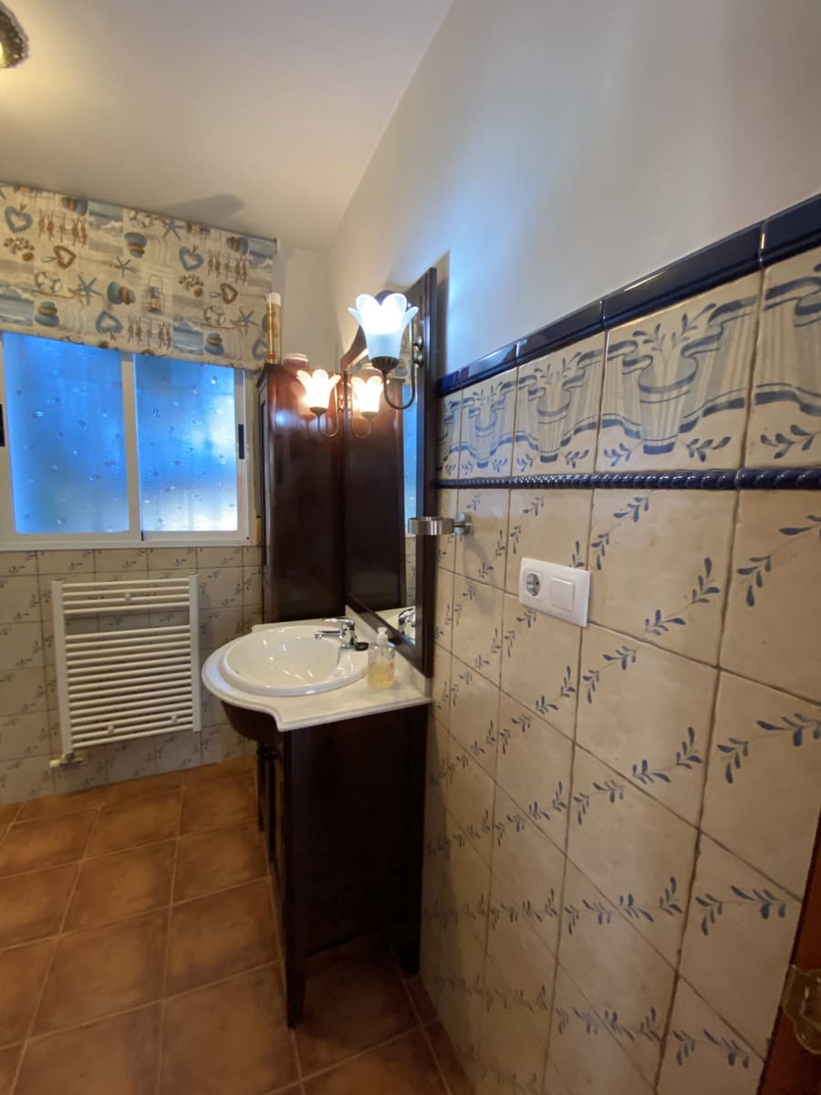 Chalet de 3 habitaciones en Villanueva del Trabuco en venta con piscina garaje - 297.000 € (Ref: 9674813)