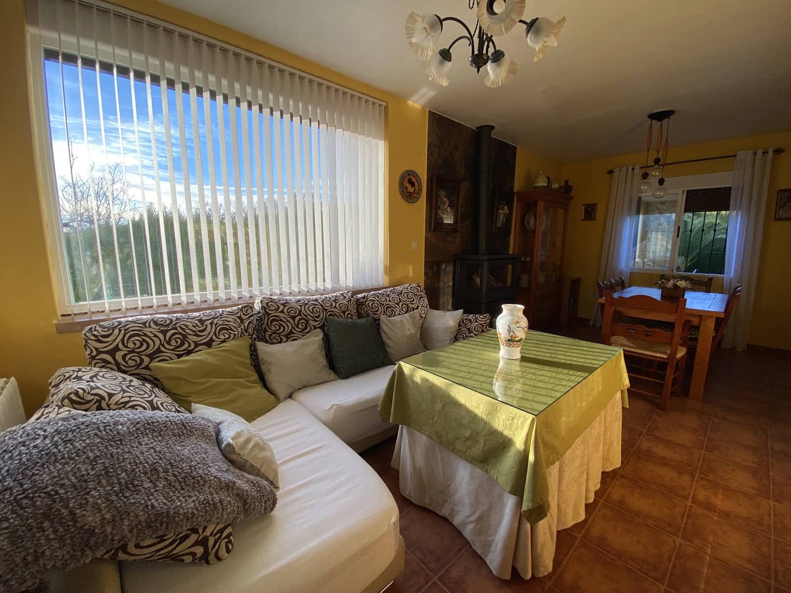 Chalet de 3 habitaciones en Villanueva del Trabuco en venta con piscina garaje - 297.000 € (Ref: 9674813)