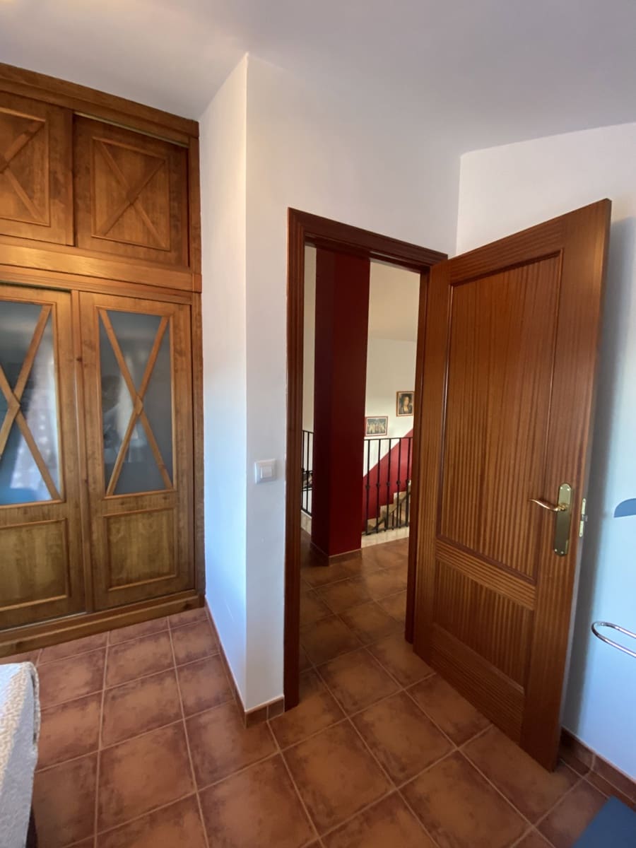 Chalet de 3 habitaciones en Villanueva del Trabuco en venta con piscina garaje - 297.000 € (Ref: 9674813)