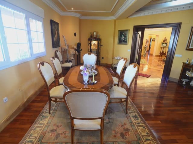 5 bedroom Villa for sale in Málaga city with pool - € 4,875,000 (Ref: 9674814)