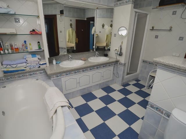 5 bedroom Villa for sale in Málaga city with pool - € 4,875,000 (Ref: 9674814)