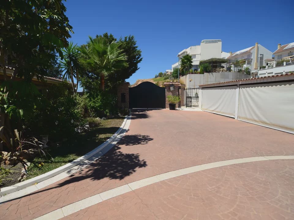 5 makuuhuone Huvila myytävänä paikassa Malaga kaupunki mukana uima-altaan - 4 875 000 € (Ref: 9674814)