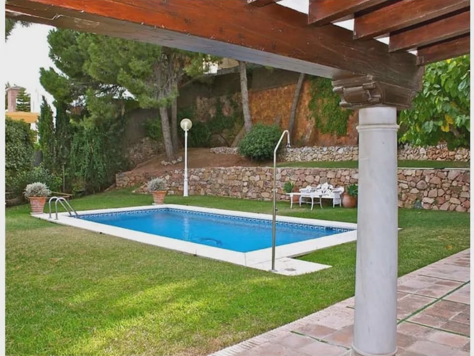 Chalet de 7 habitaciones en Málaga ciudad en venta con piscina garaje - 1.875.000 € (Ref: 9674815)