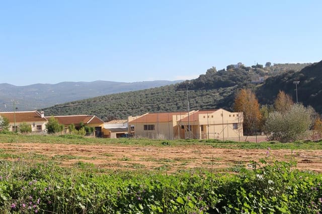 3 bedroom Finca/Country House for sale in La Atalaya, Villanueva de Algaidas with pool garage - € 72,000 (Ref: 9674816)